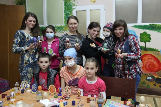 Masterclass from making pysankas held in the department of Oncohematology